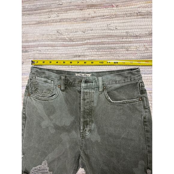 Free People We The Free Olive Green High Waisted Distressed Shorts - Size 28 - Picture 7 of 7
